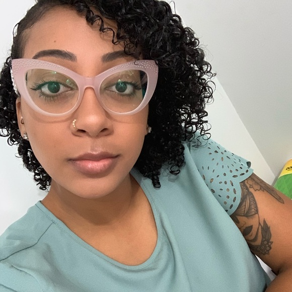 Meet your Posher, Steph - Picture 3 of 3